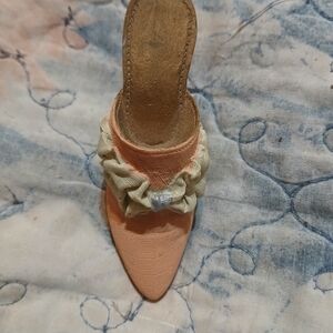 Elegant Peach Ruffle Women's Shoe